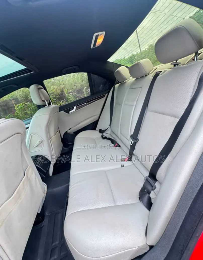 Mercedes-Benz C300 2013 Red