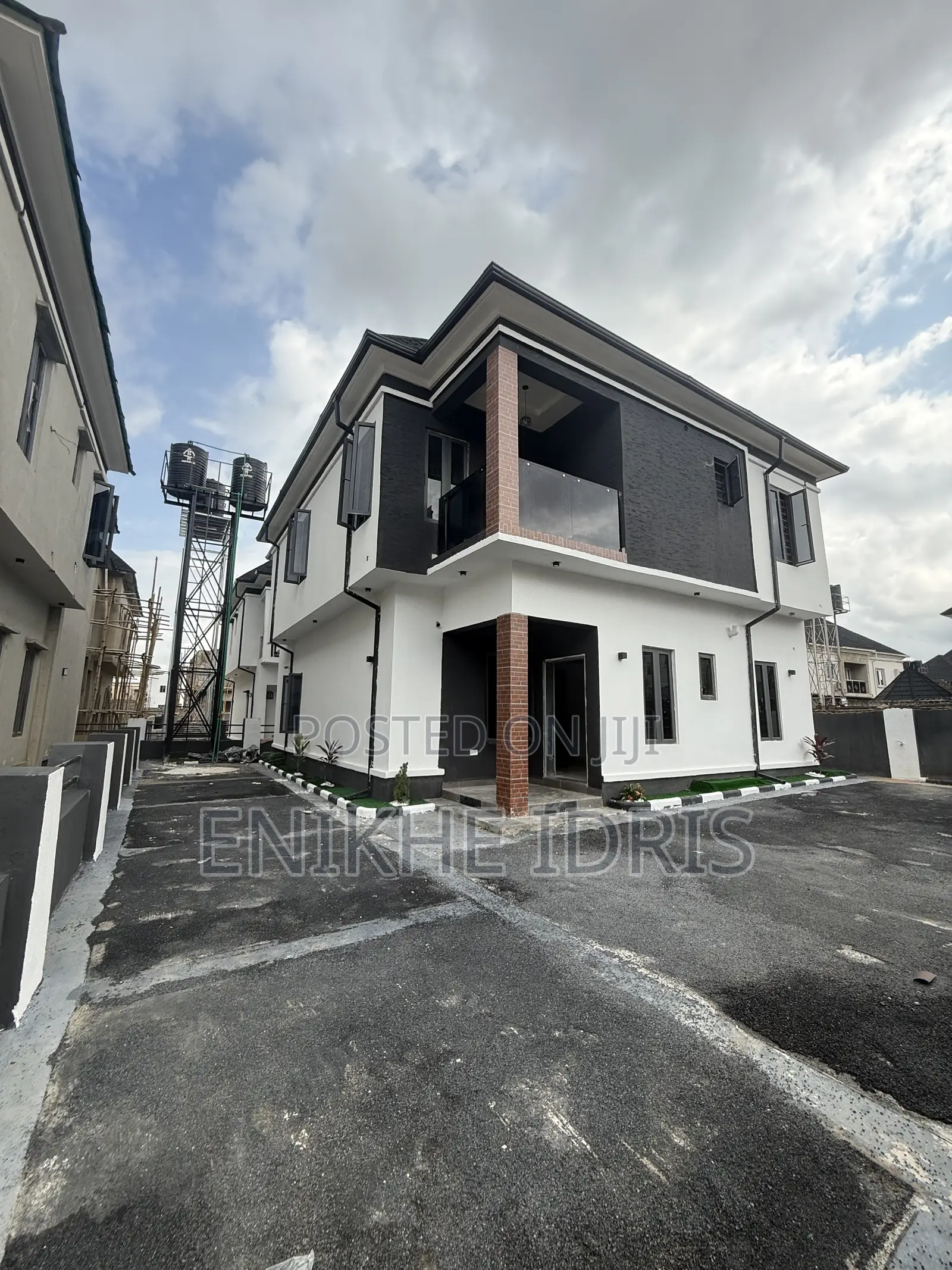 4bdrm Duplex in Lugbe District for sale
