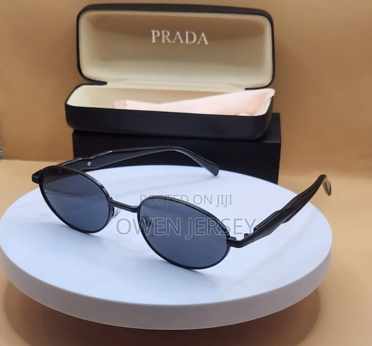 Luxury Oval Purple-Tinted Sunglasses – Gold Black Designer-Style.