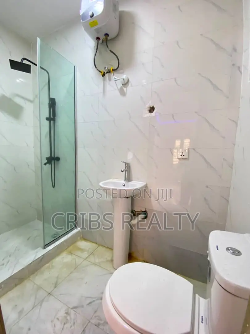 2bdrm Block of Flats in Ologolo for sale