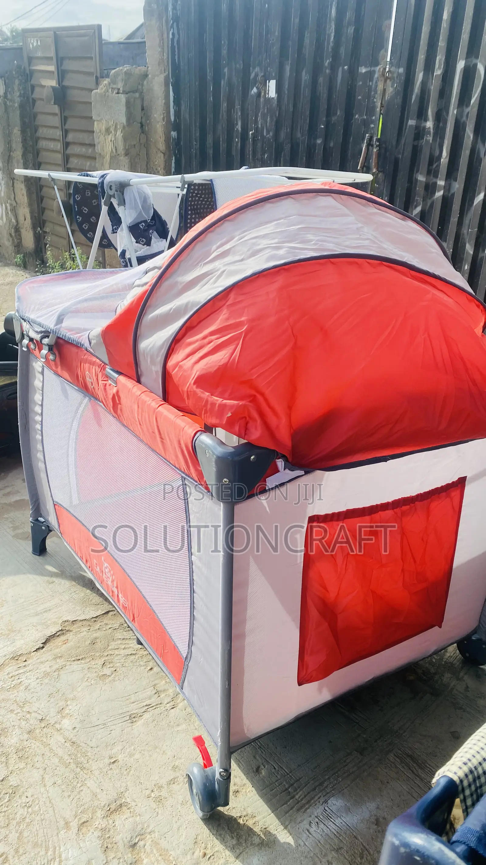 Very Clean Baby Cot With Net