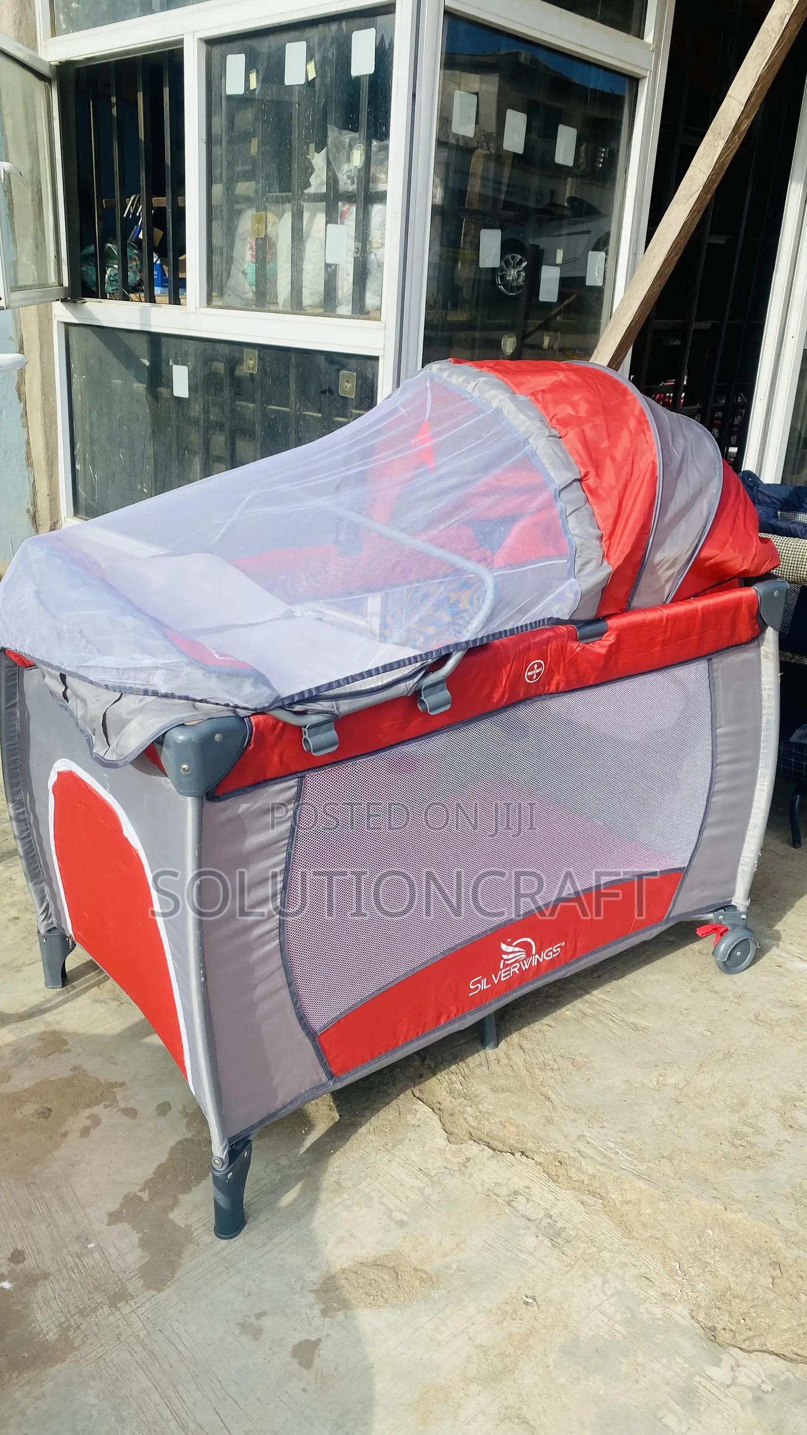 Very Clean Baby Cot With Net