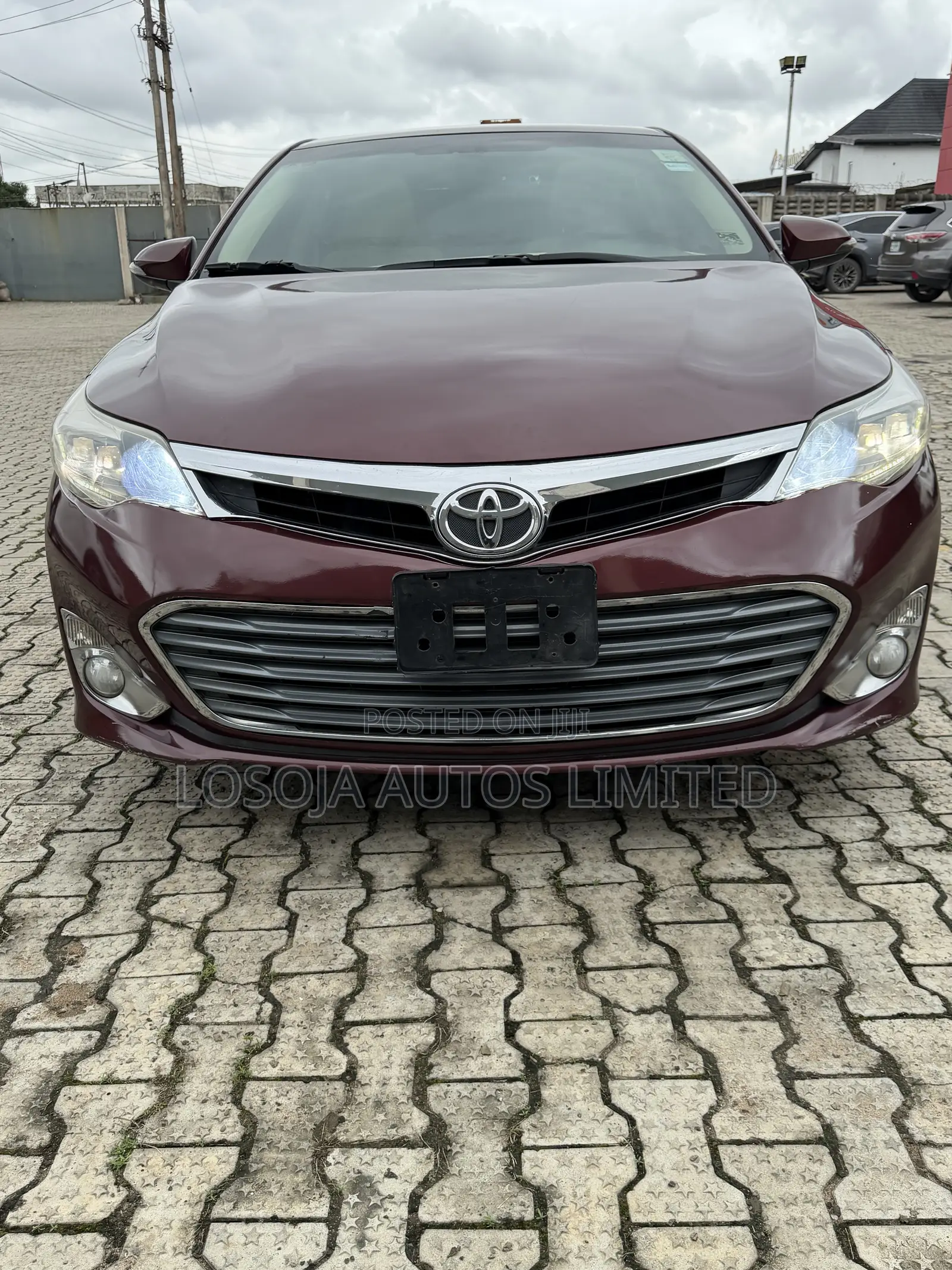 Toyota Avalon Limited 4dr Sedan (3.5L 6cyl 6A) 2014 Brown