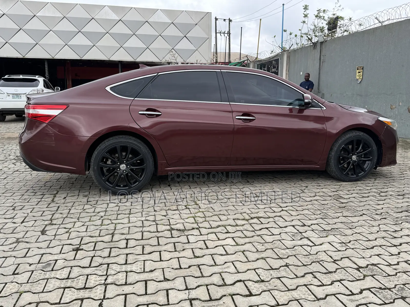 Toyota Avalon Limited 4dr Sedan (3.5L 6cyl 6A) 2014 Brown
