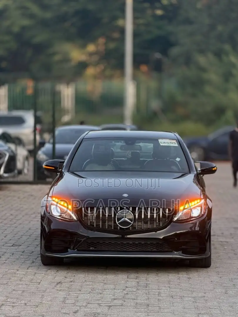 Mercedes-Benz C400 4Matic AWD Sedan (3.0L V6 7A) 2015 Black