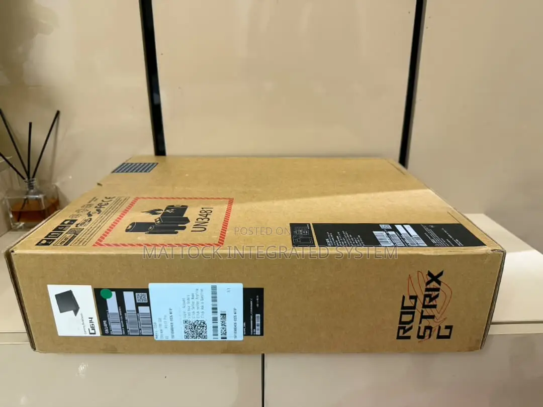 New Laptop Asus ROG Strix G16 G614 32GB AMD Ryzen 9 SSD 1T