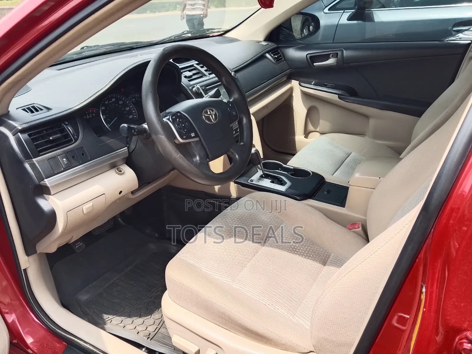 Toyota Camry LE 4dr Sedan (2.5L 4cyl 6A) 2014 Red