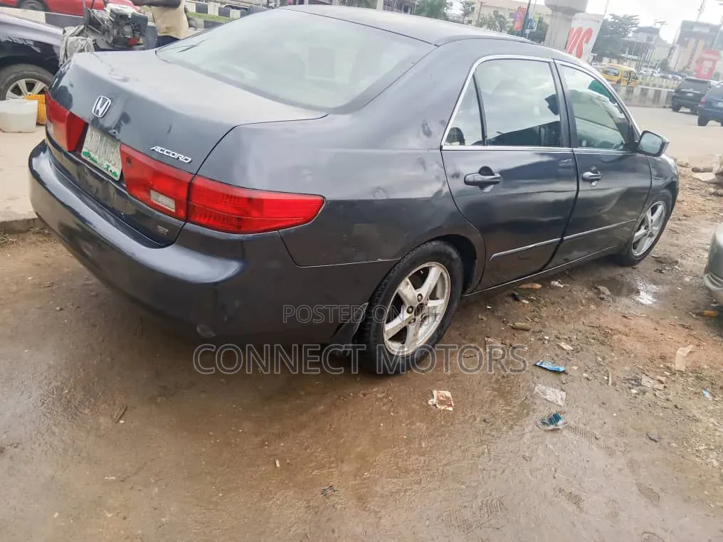 Honda Accord 2005 Gray