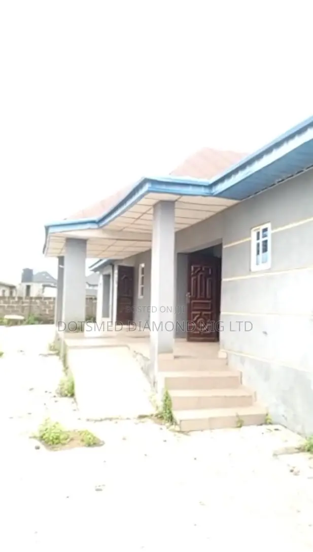 5bdrm Bungalow in Ibadan Polytechnic/University for sale