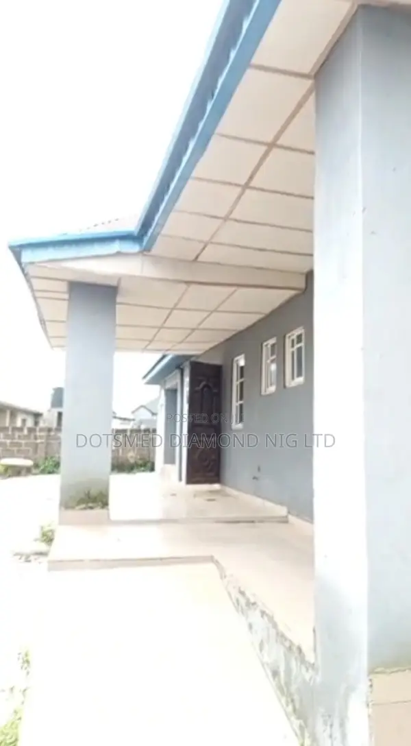 5bdrm Bungalow in Ibadan Polytechnic/University for sale