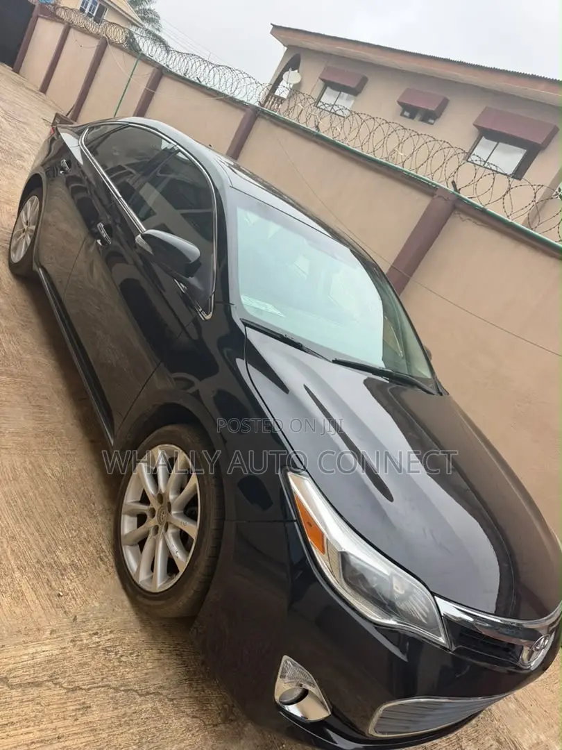 Toyota Avalon Limited 4dr Sedan (3.5L 6cyl 6A) 2015 Black