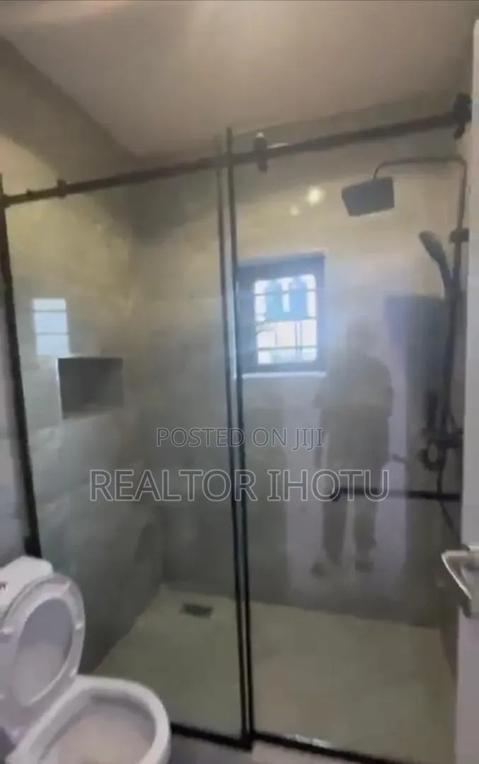 4bdrm Duplex in FHA for sale