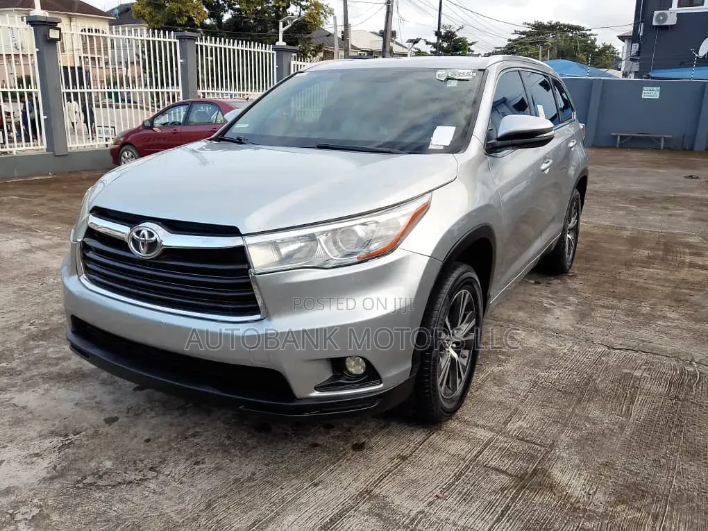 Toyota Highlander XLE V6 4x2 (3.5L 6cyl 6A) 2016 Silver