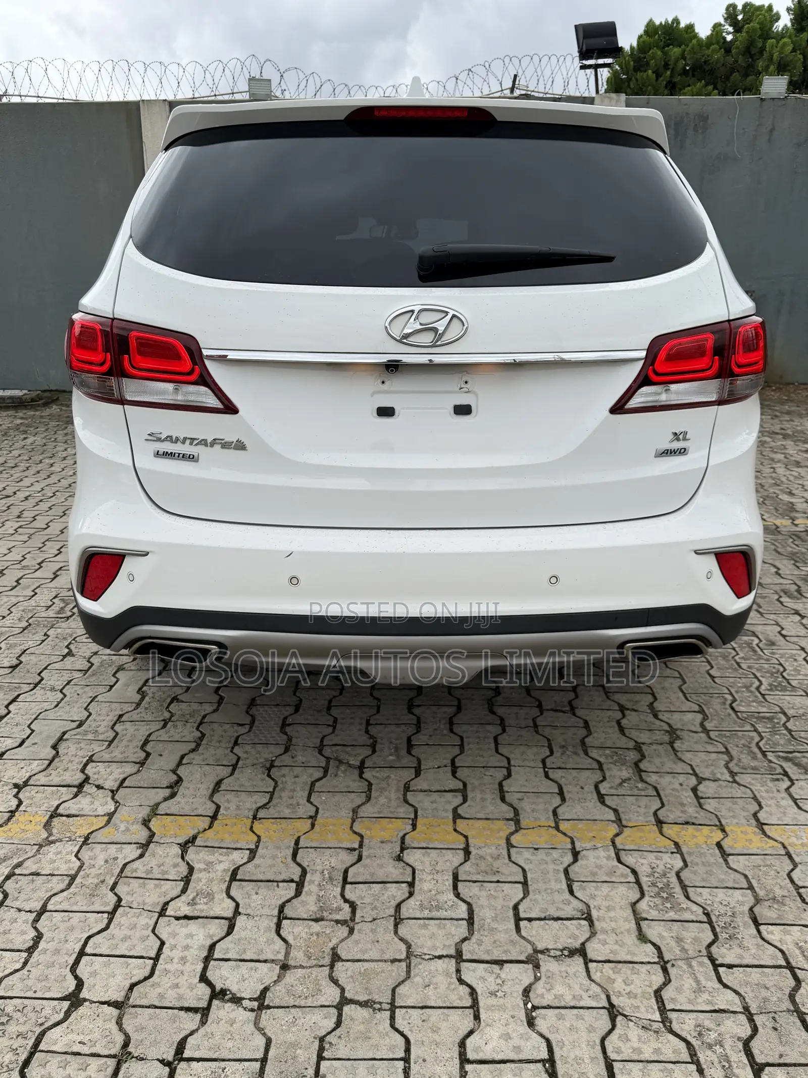 Hyundai Santa Fe Limited Ultimate FWD 2018 White