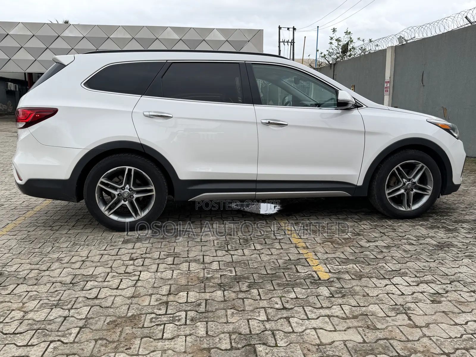 Hyundai Santa Fe Limited Ultimate FWD 2018 White