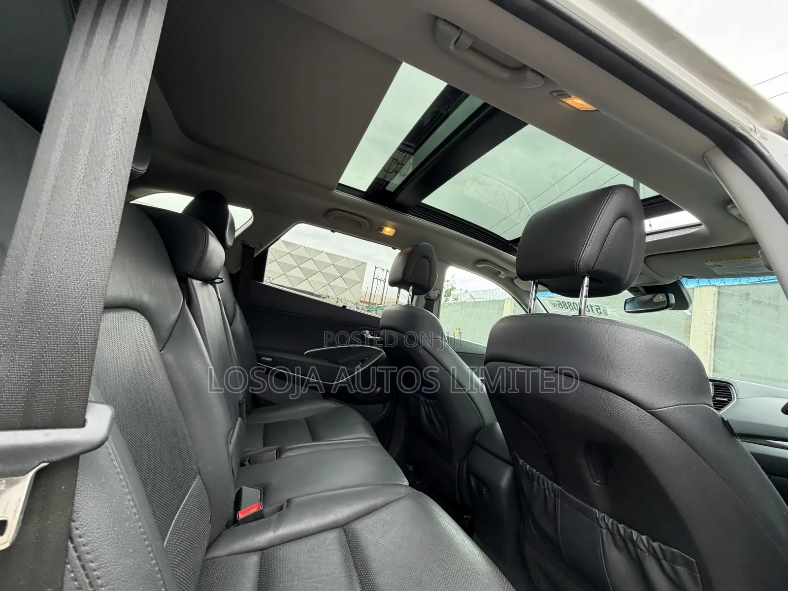 Hyundai Santa Fe Limited Ultimate FWD 2018 White