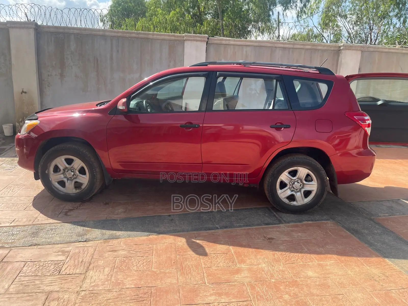 Toyota RAV4 2010 Red