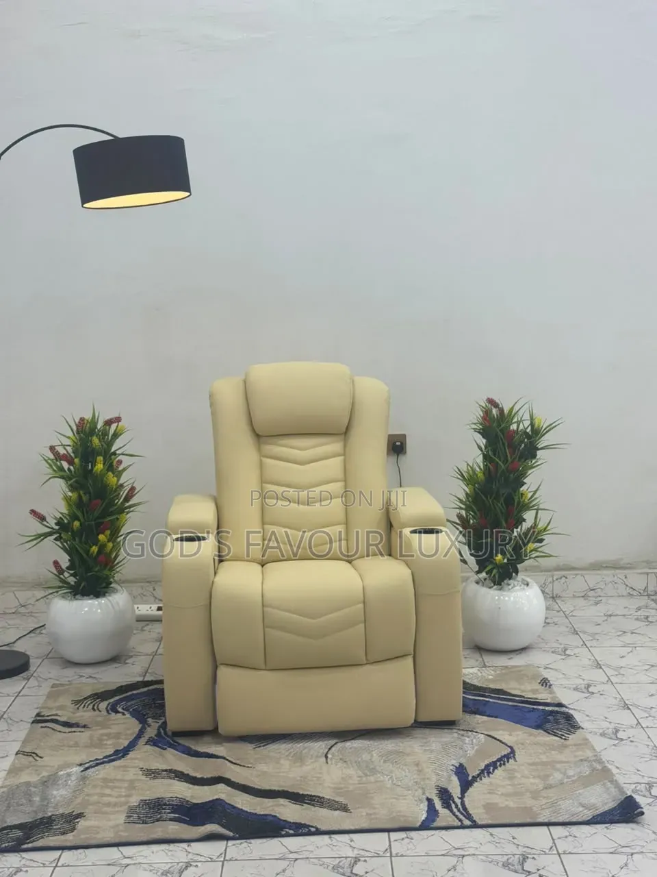 Luxury Cinema Sofa Chair With Massage.