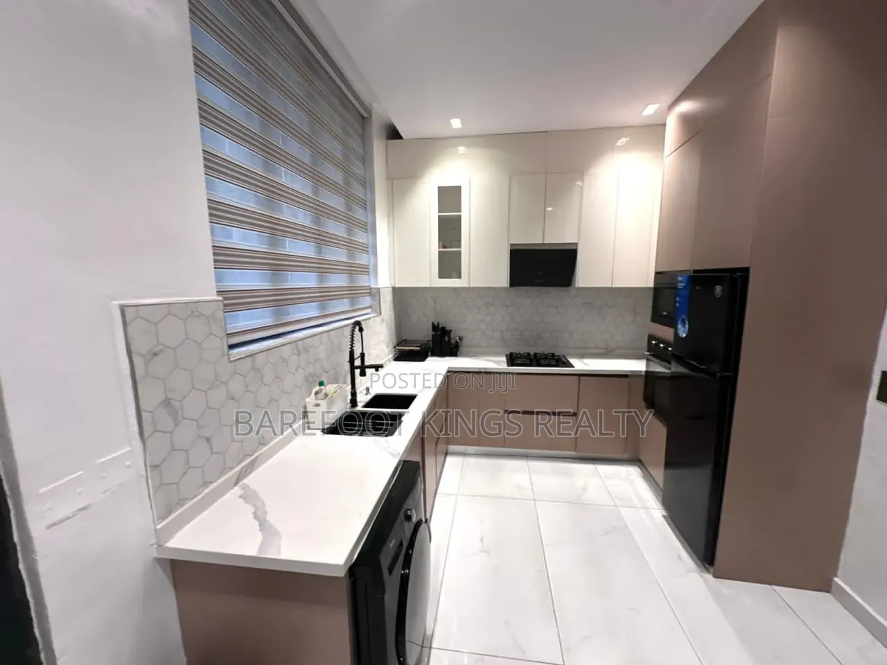 Luxury 2 BEDROOM Apartment