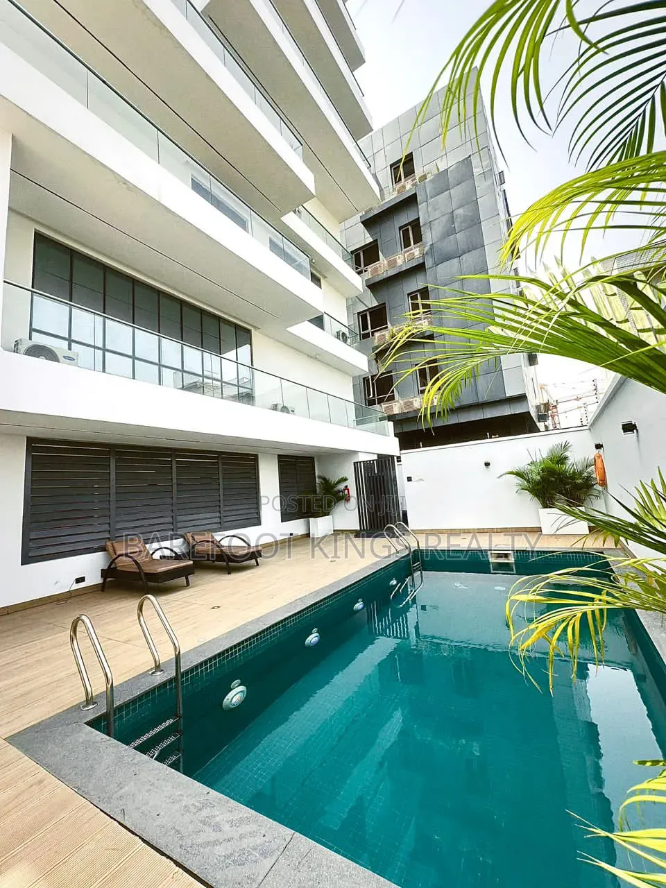 Luxury 2 BEDROOM Apartment