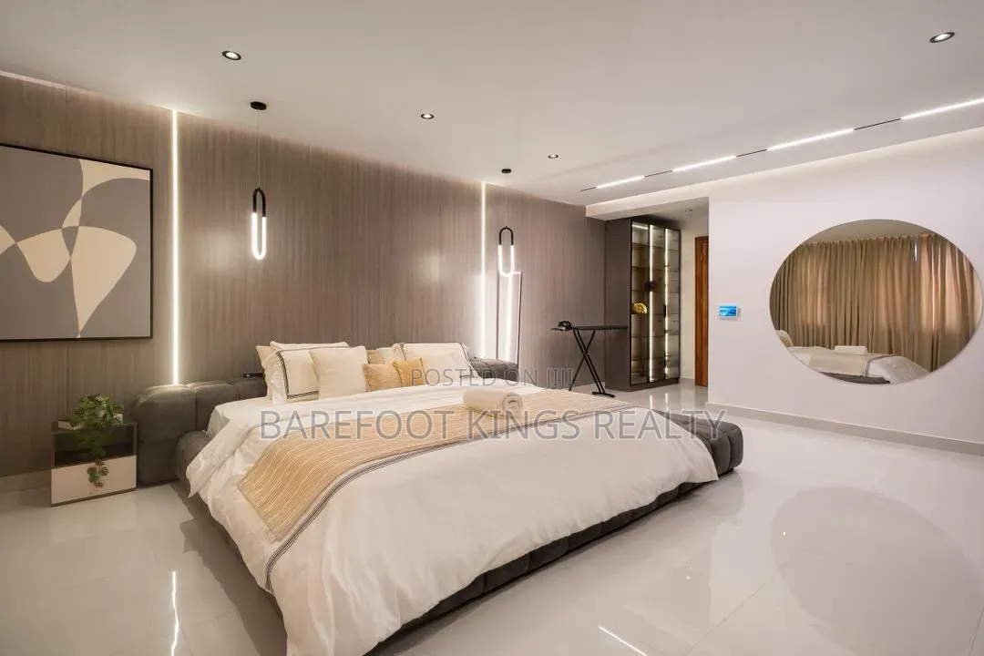Luxury 4BEDROOM Apartment