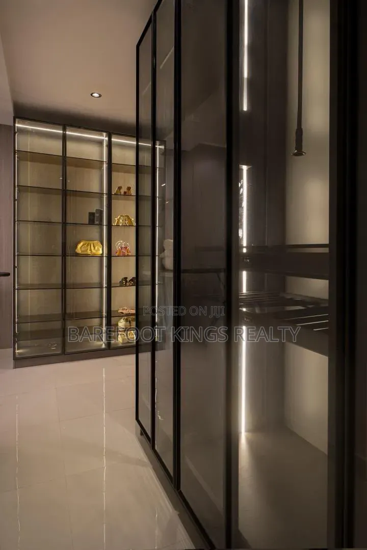 Luxury 4BEDROOM Apartment