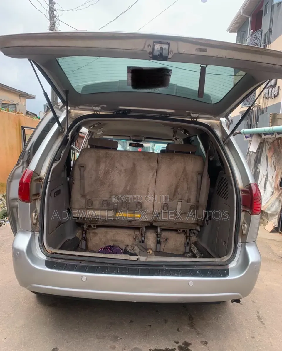 Toyota Sienna 2006 Silver
