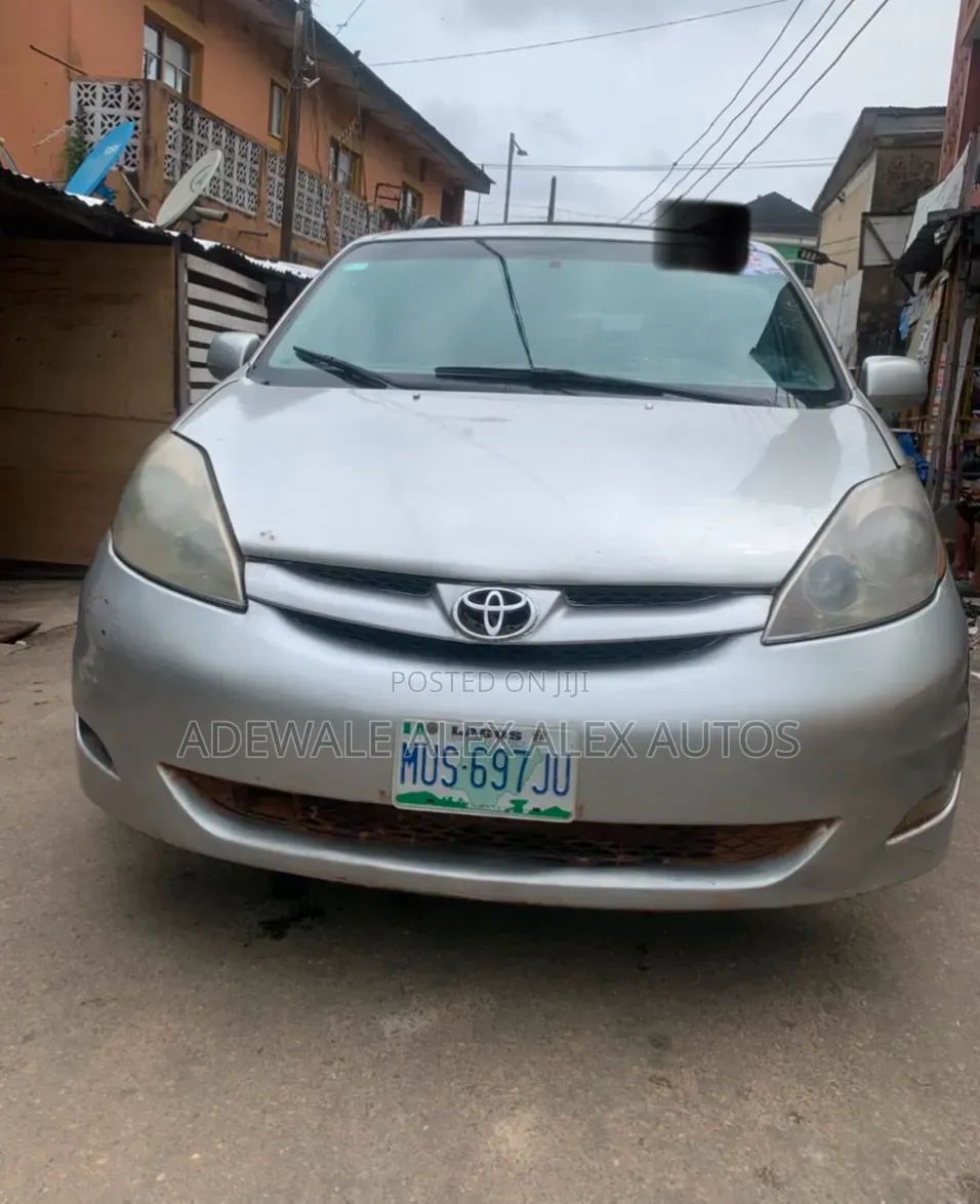 Toyota Sienna 2006 Silver