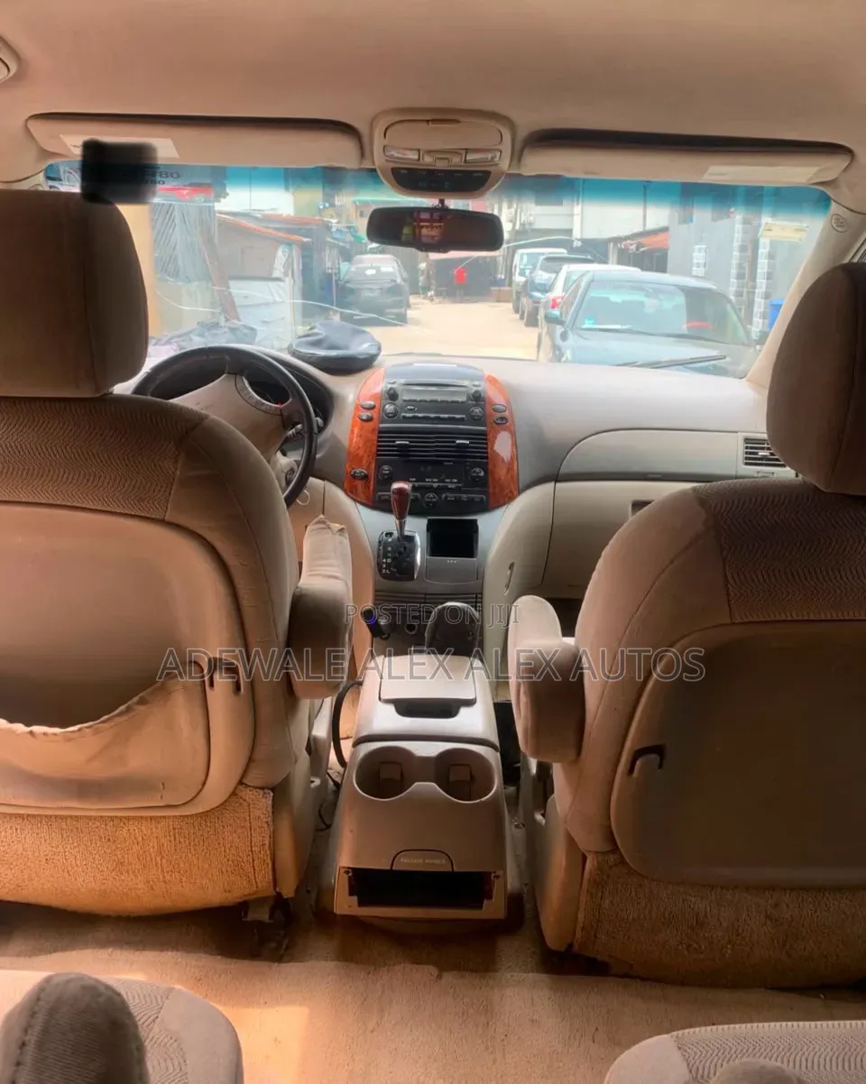 Toyota Sienna 2006 Silver