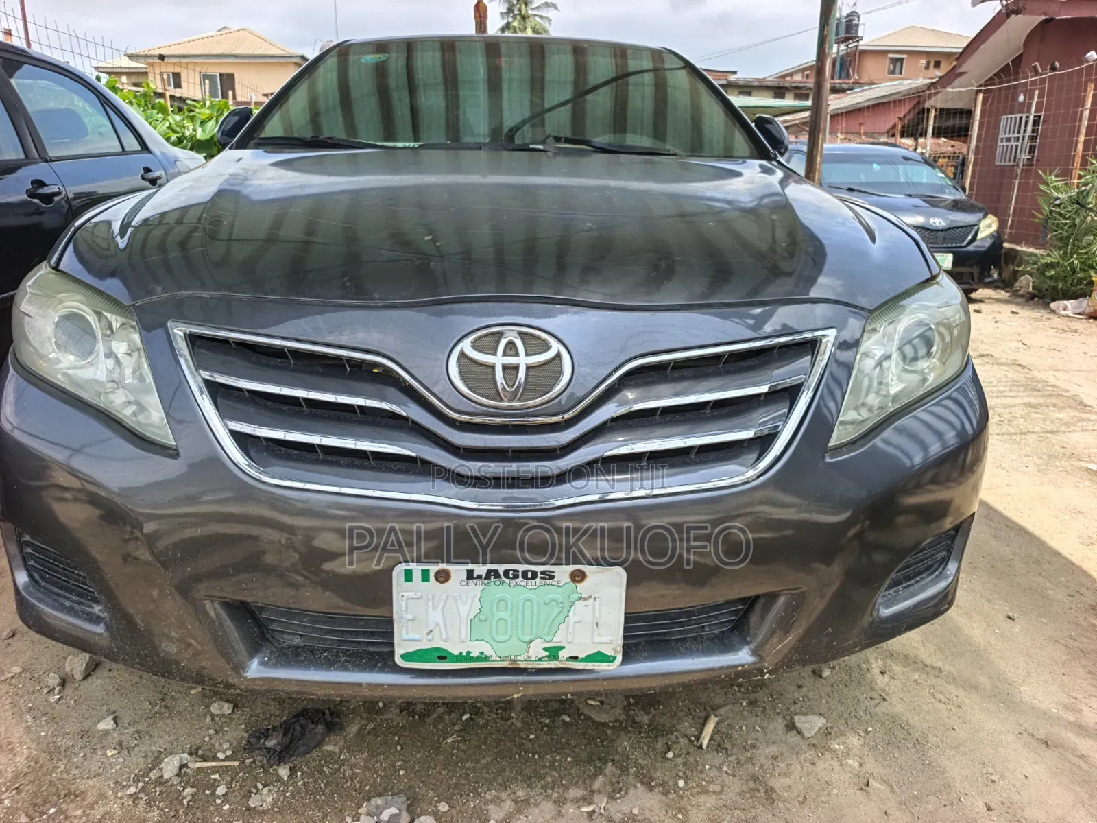 Toyota Camry XLE 4dr Sedan (2.5L 4cyl 6A) 2011 Gray