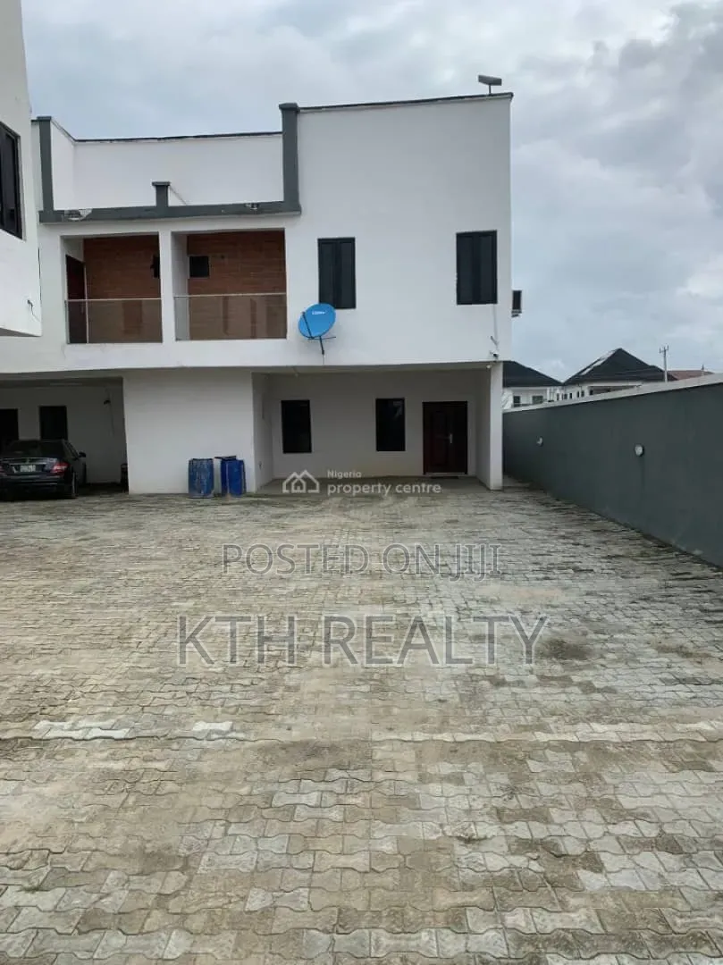 4bdrm Duplex in Atlantic Nominee, Off Lekki-Epe Expressway for sale
