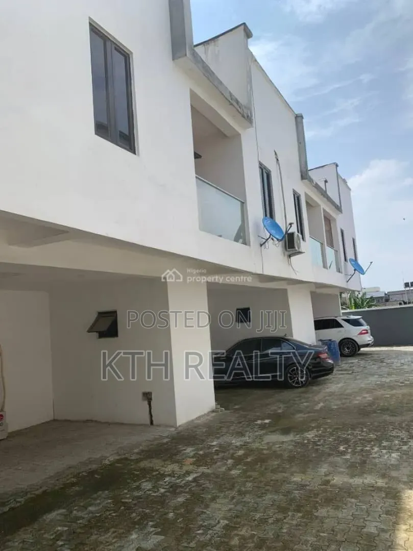 4bdrm Duplex in Atlantic Nominee, Off Lekki-Epe Expressway for sale