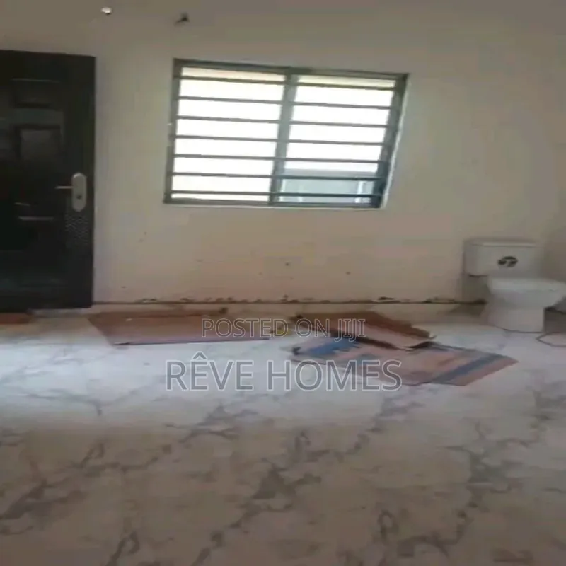 Mini Flat in Adekunle for rent