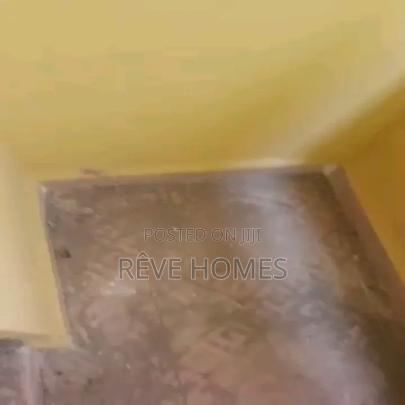 Mini Flat in Adekunle for rent