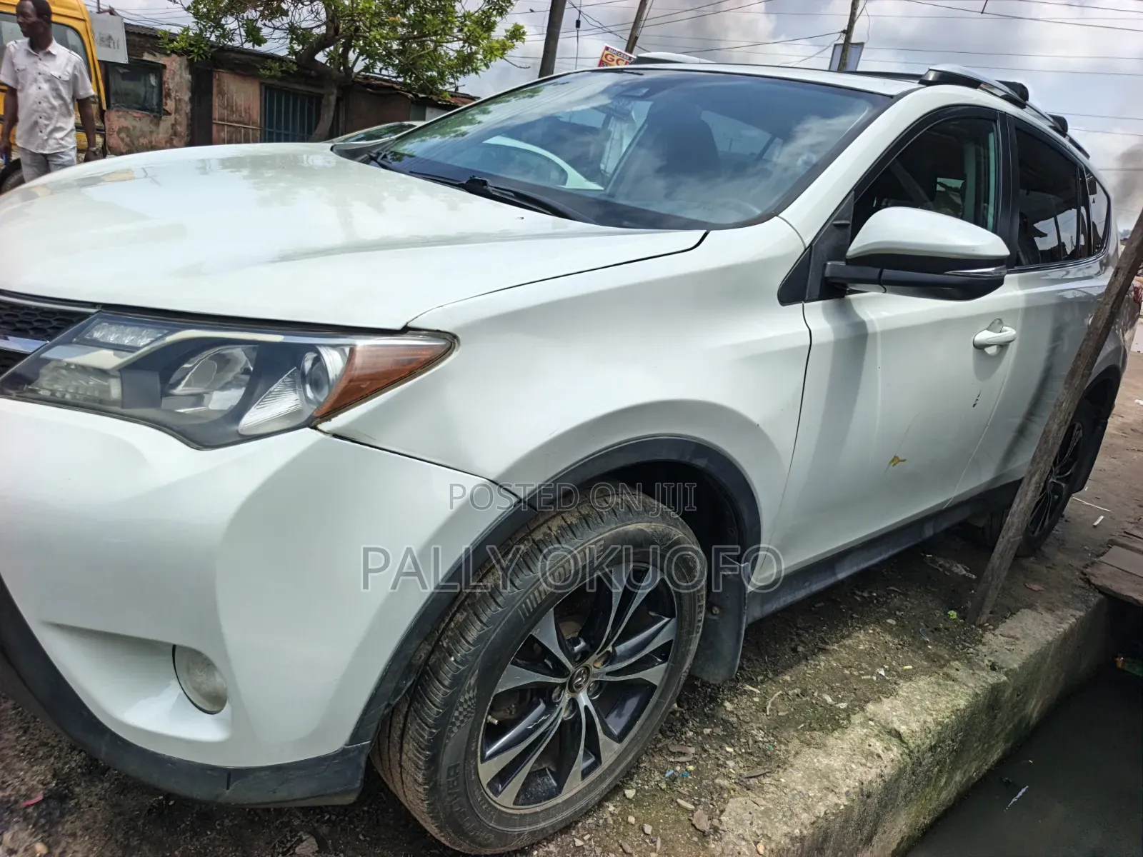 Toyota RAV4 Limited 4dr SUV (2.5L 4cyl 6A) 2015 White