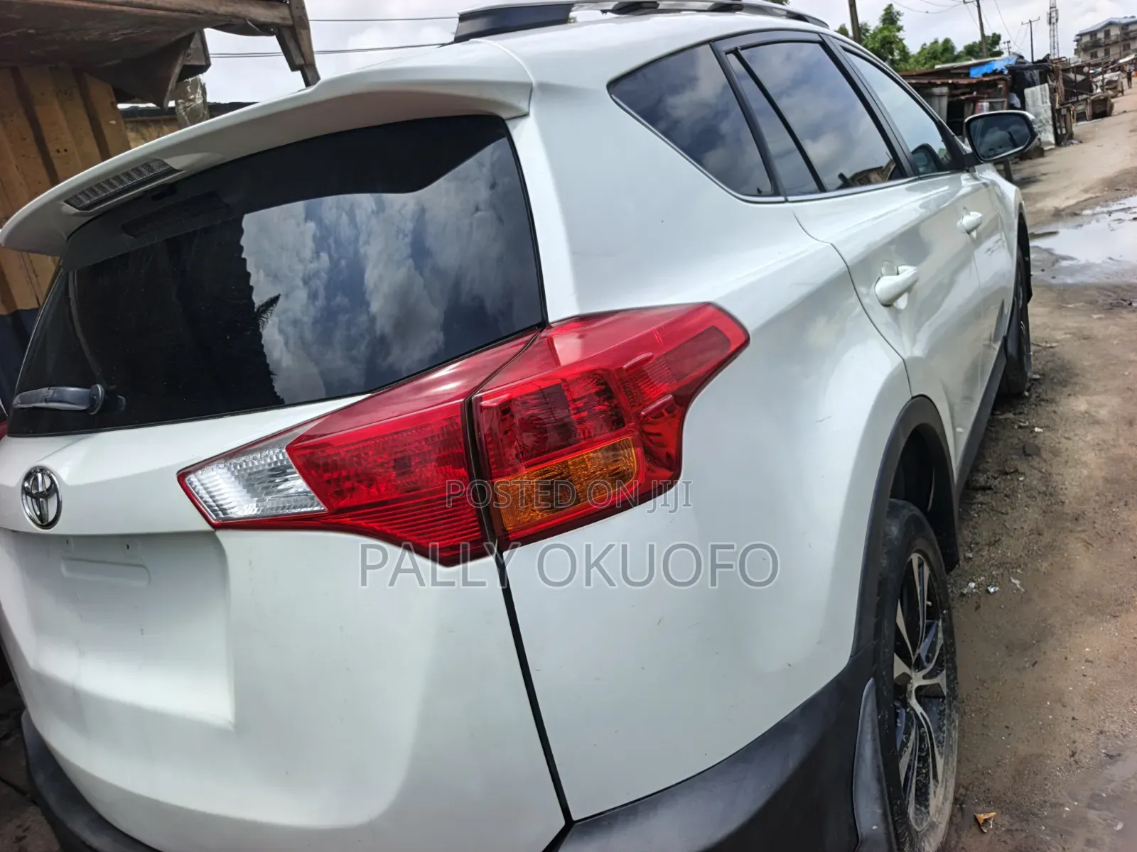 Toyota RAV4 Limited 4dr SUV (2.5L 4cyl 6A) 2015 White