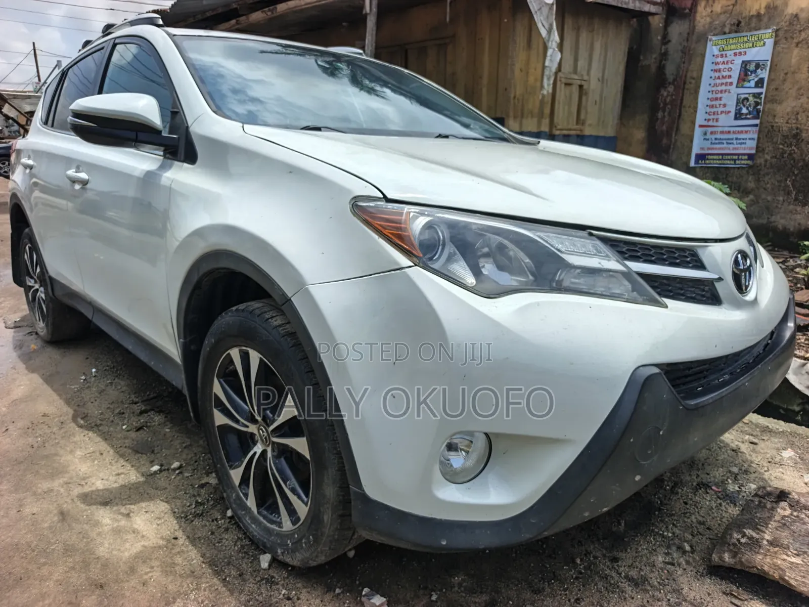 Toyota RAV4 Limited 4dr SUV (2.5L 4cyl 6A) 2015 White