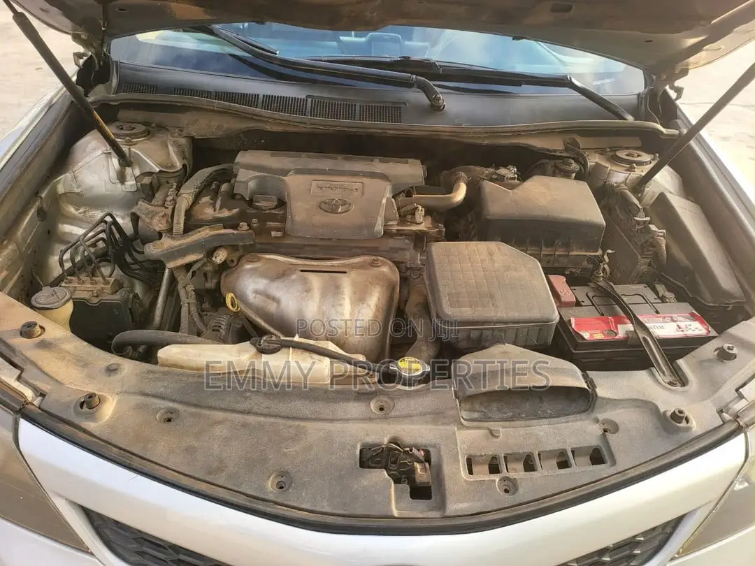 Toyota Camry SE 4dr Sedan (2.5L 4cyl 6A) 2013 Silver