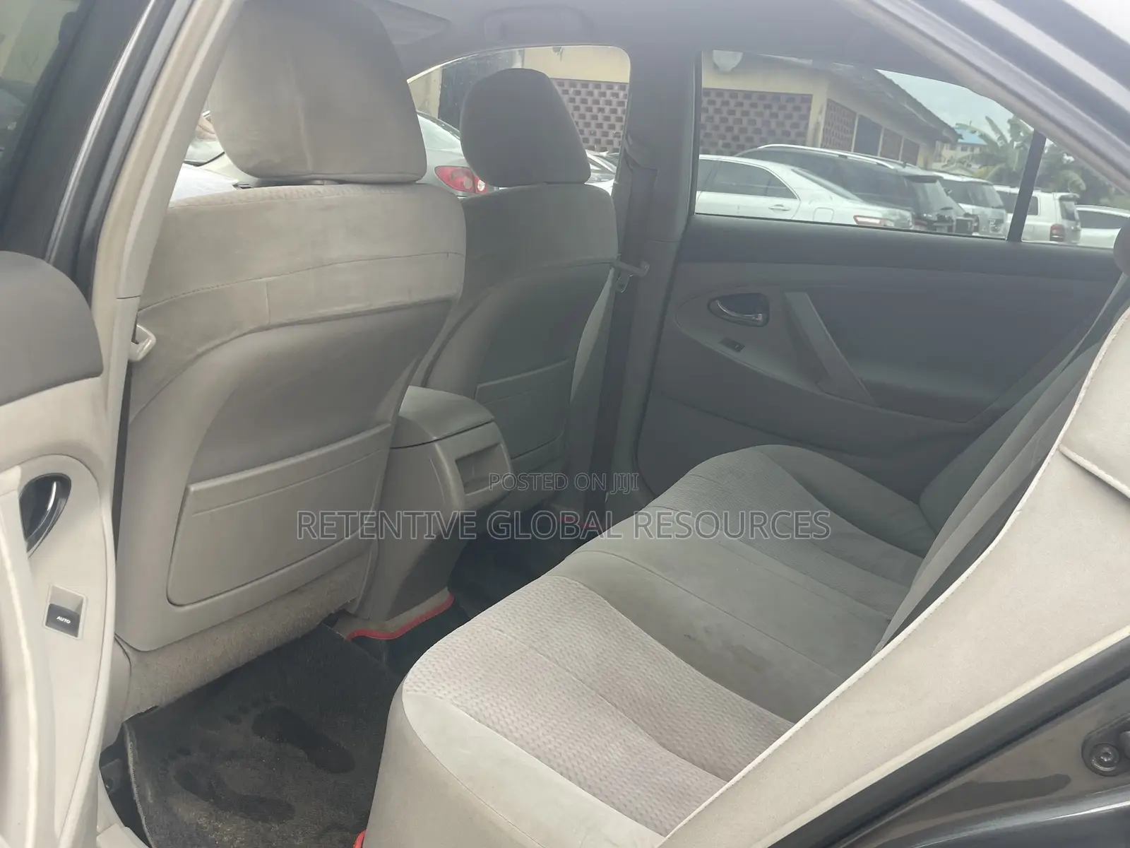 Toyota Camry LE 4dr Sedan (2.5L 4cyl 6A) 2011 Gray