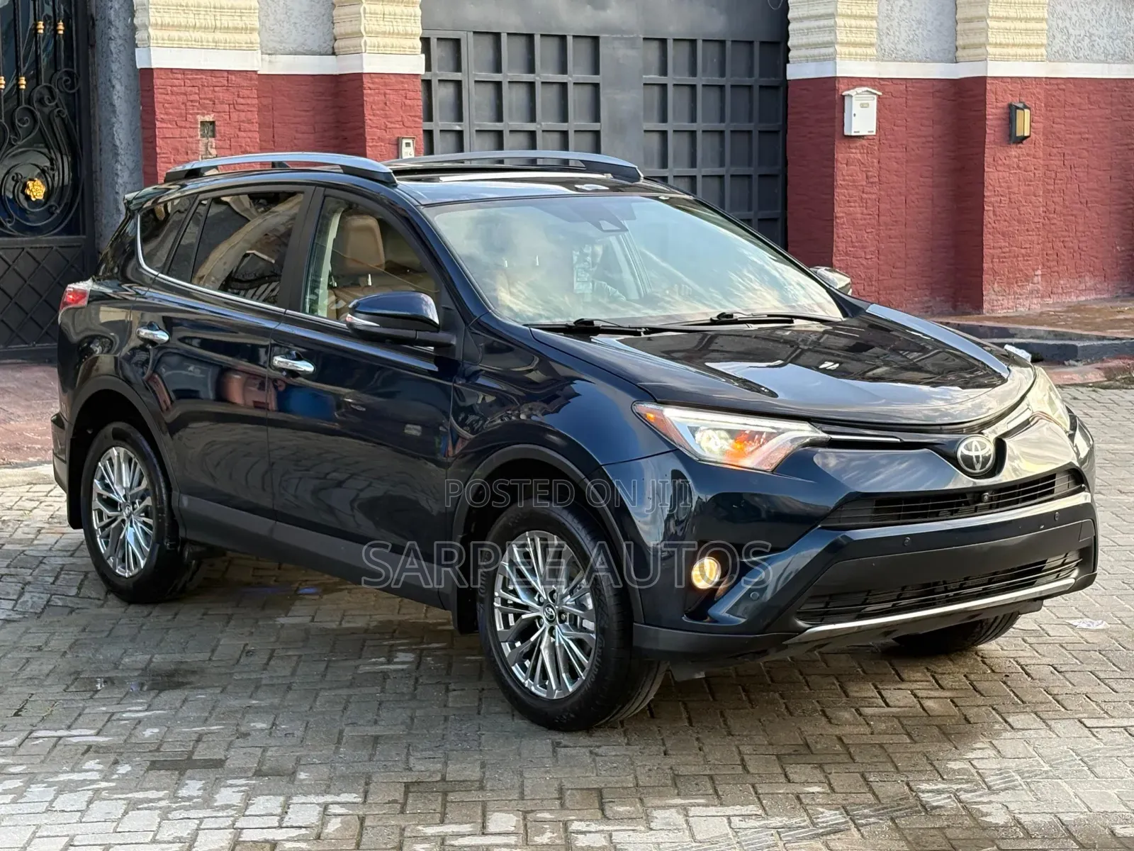 Toyota RAV4 Limited 4dr SUV AWD (2.5L 4cyl 6A) 2018 Blue