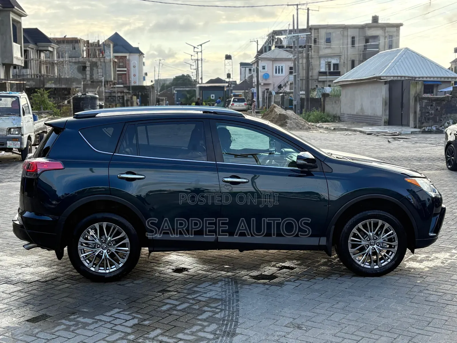 Toyota RAV4 Limited 4dr SUV AWD (2.5L 4cyl 6A) 2018 Blue