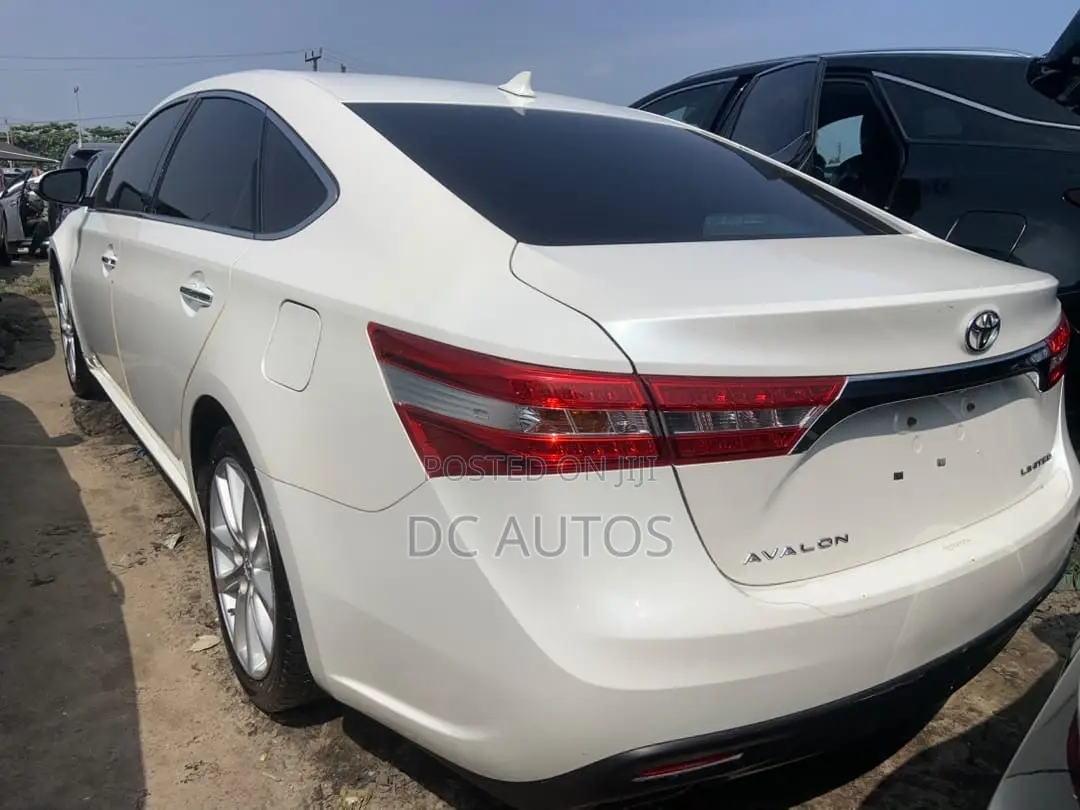 Toyota Avalon Limited 4dr Sedan (3.5L 6cyl 6A) 2014 White