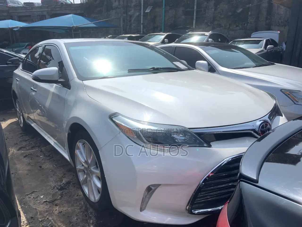 Toyota Avalon Limited 4dr Sedan (3.5L 6cyl 6A) 2014 White