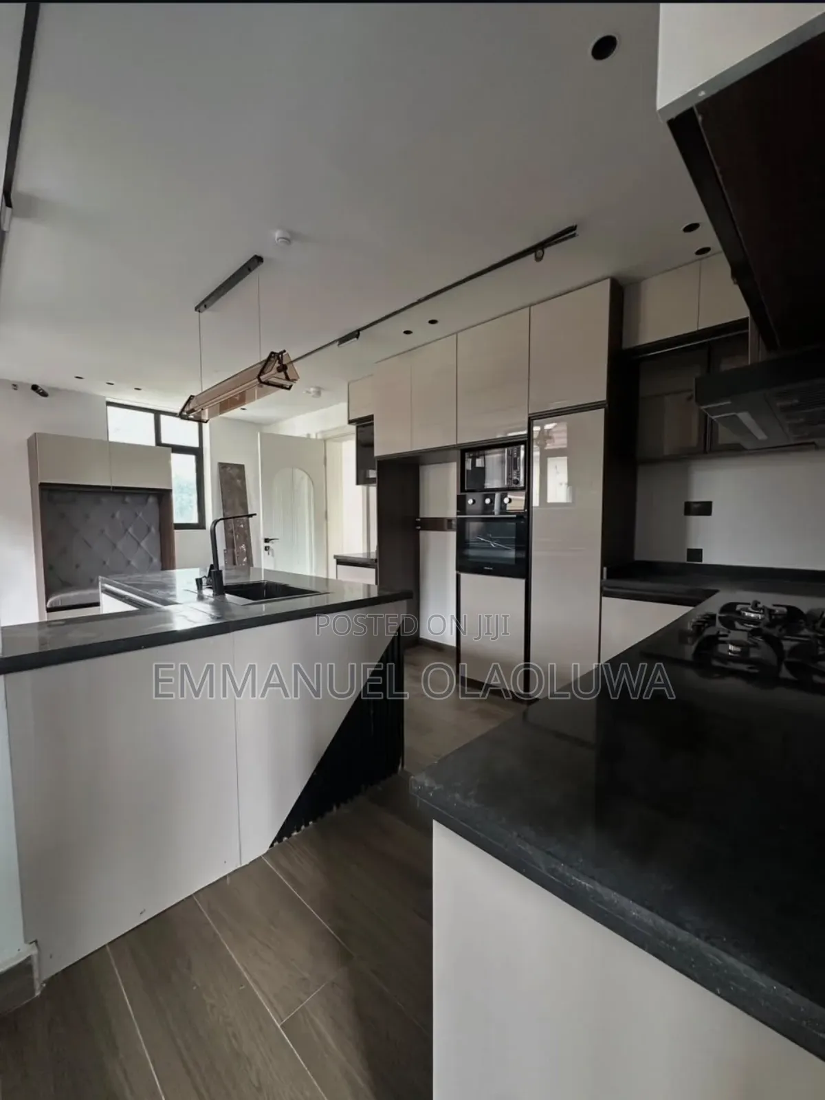 Furnished 5bdrm Duplex in Apo Resettlement for sale