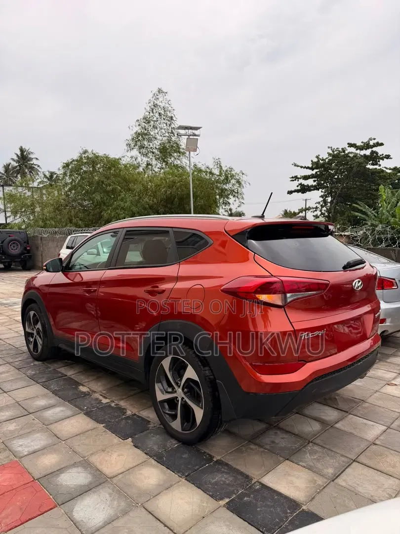 Hyundai Tucson 2017 Orange