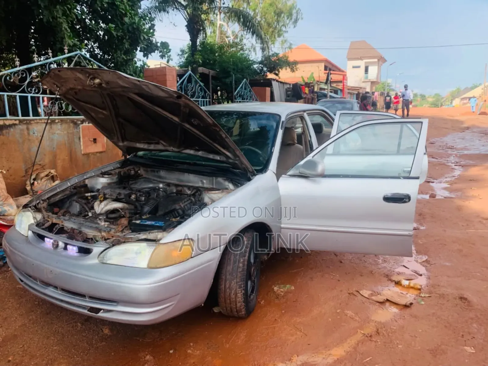 Toyota Corolla 2000 Gold