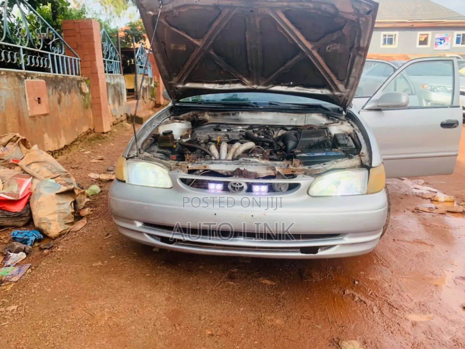 Toyota Corolla 2000 Gold