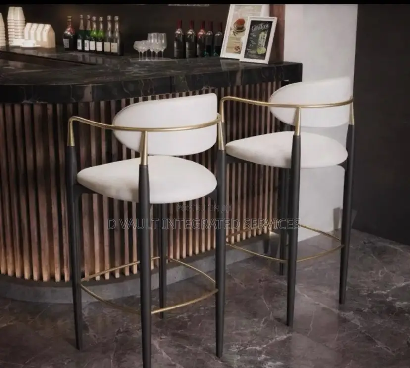Bar Chair / Modern Bar Stool