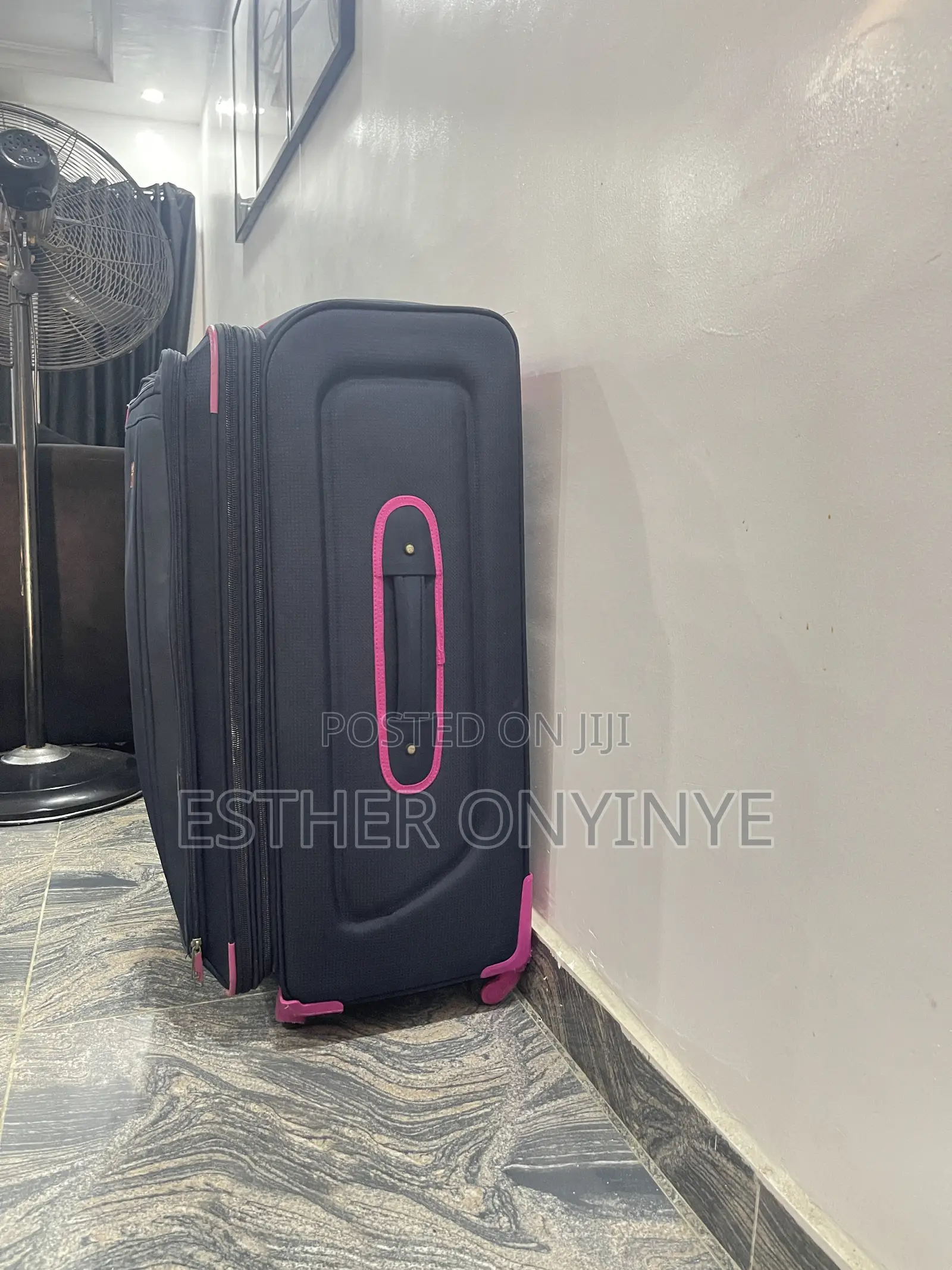 Arge 4-Wheel Travel Suitcase/Luggage – Spacious Durable