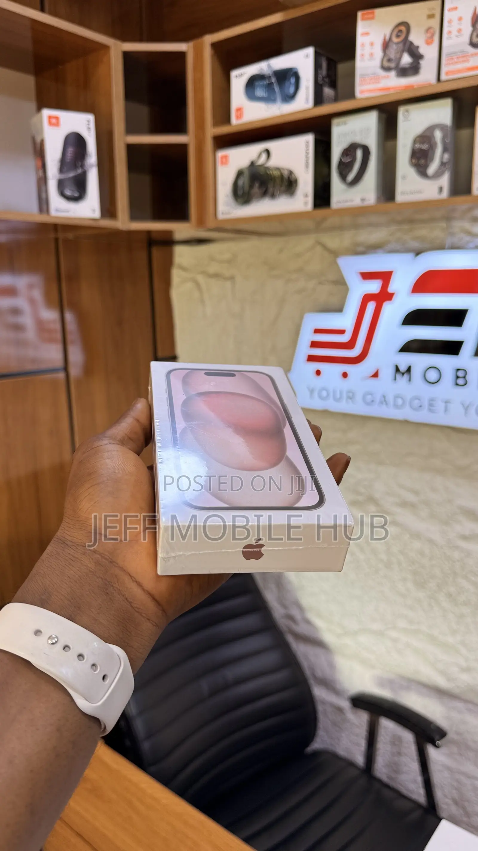 New Apple iPhone 15 256 GB Pink